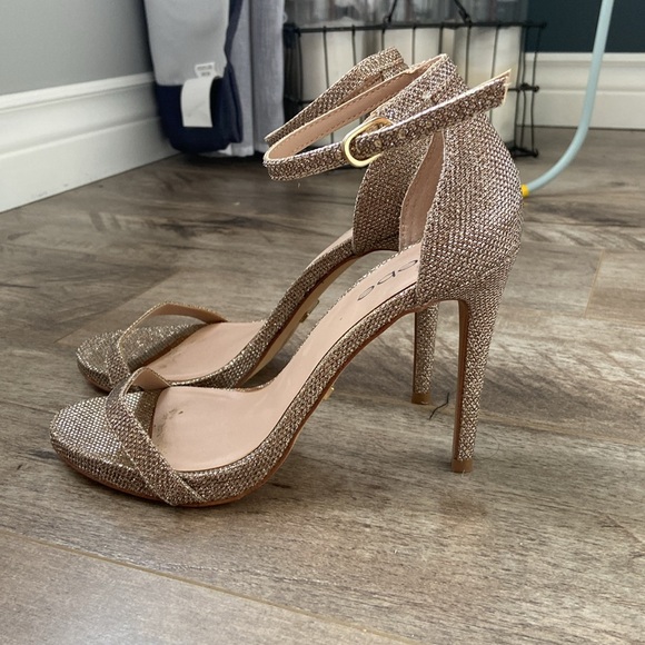 Bebe heels - Picture 3 of 5